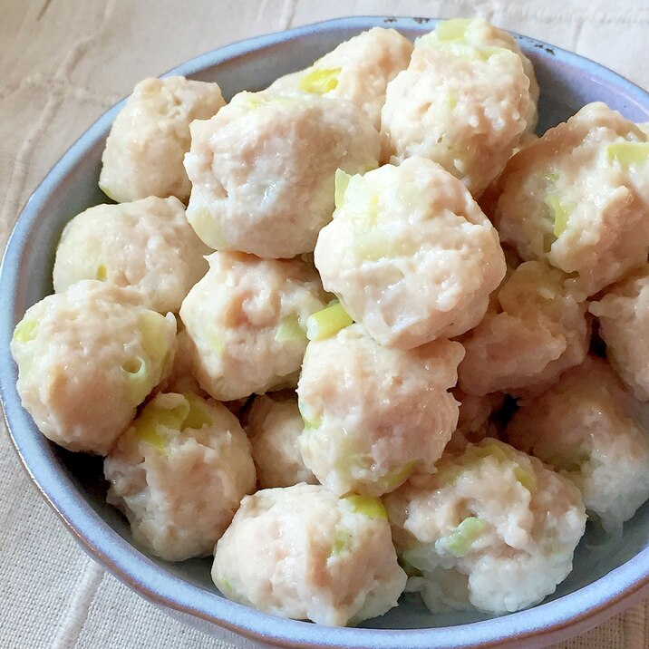 ノンオイルでヘルシー♡作り置き♡むね肉の肉団子